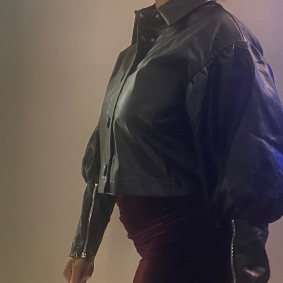 Leather jacket - Picture 2 of 3